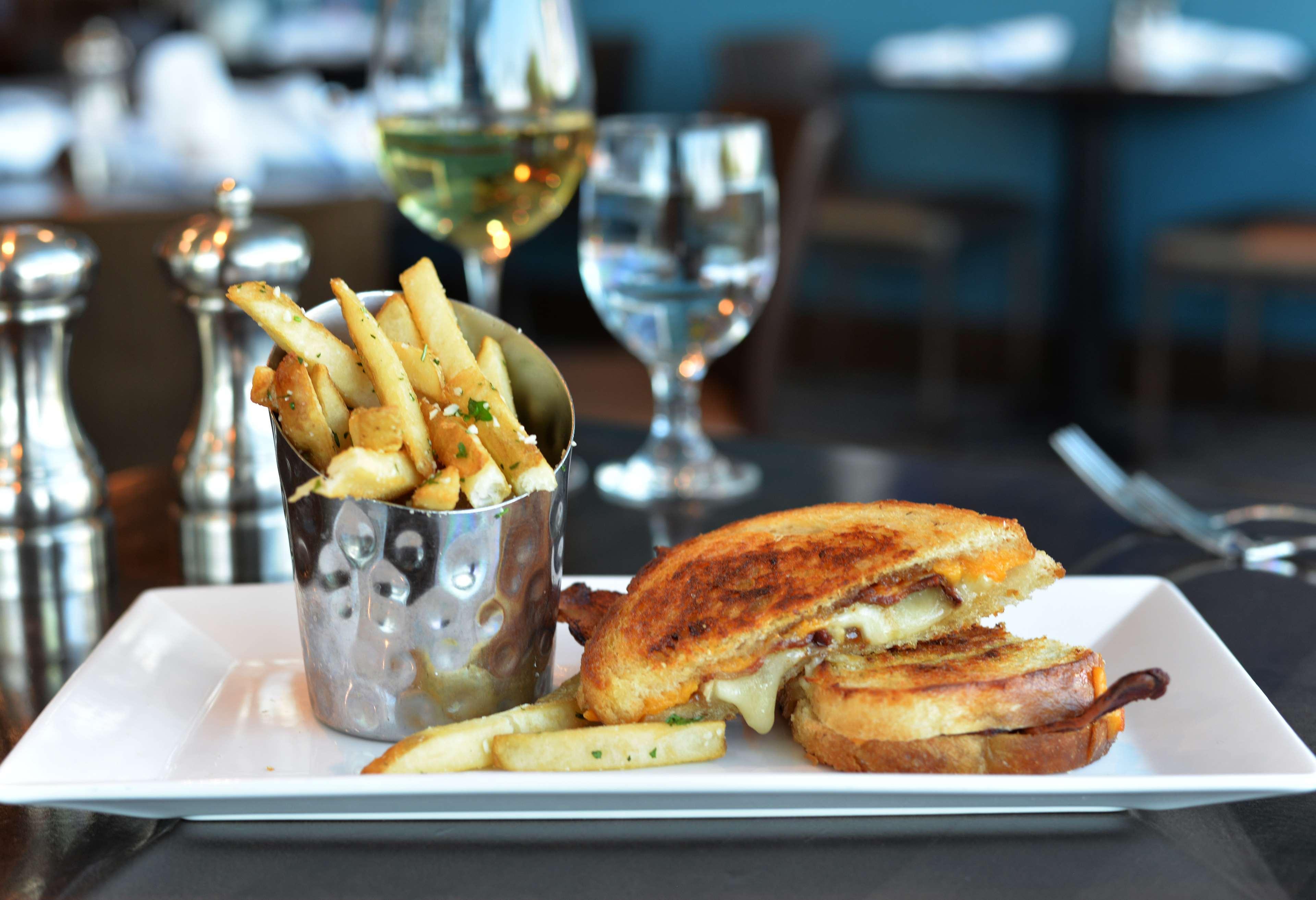 Doubletree By Hilton San Francisco Airport North Bayfront Hotel Brisbane Bagian luar foto