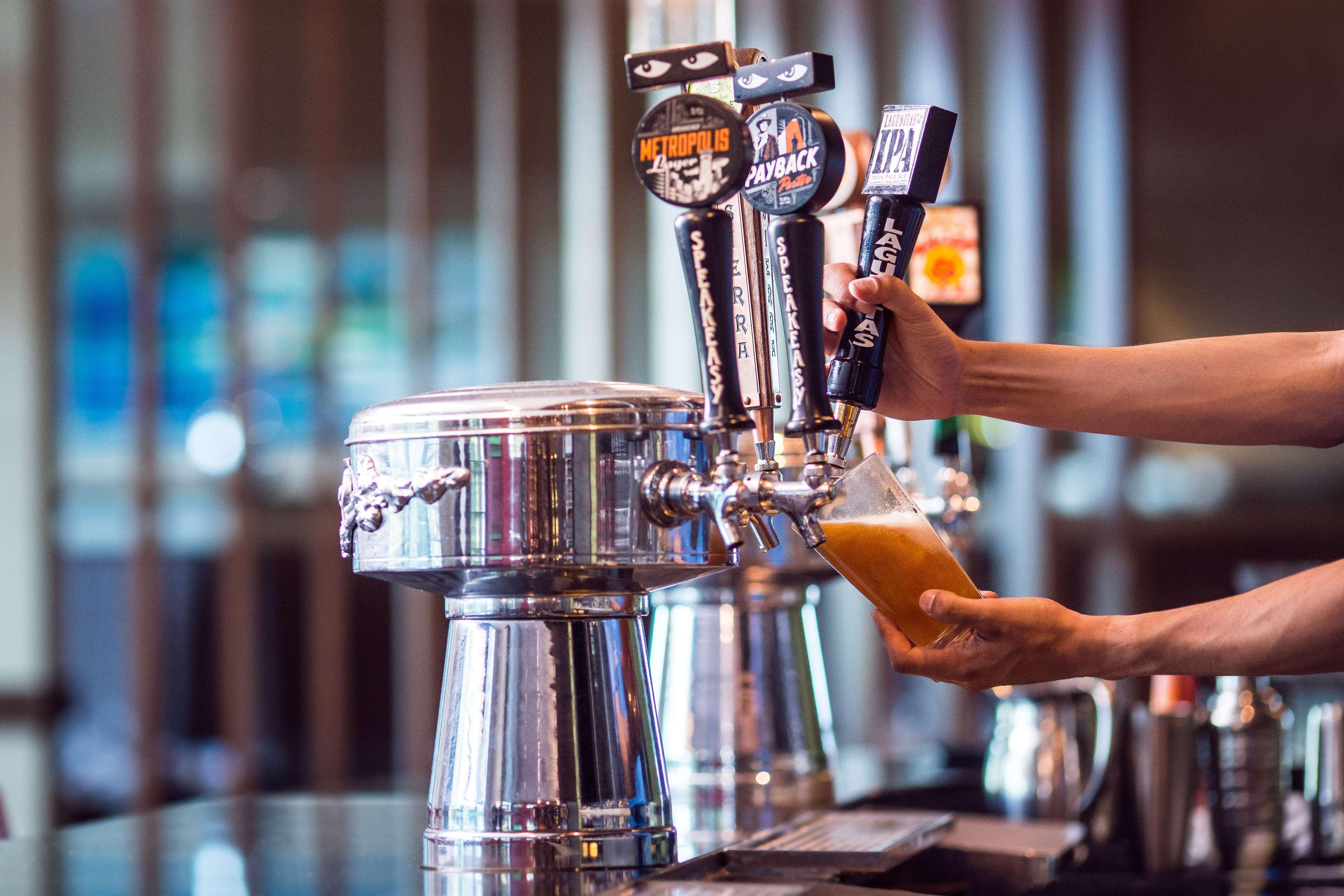 Doubletree By Hilton San Francisco Airport North Bayfront Hotel Brisbane Bagian luar foto