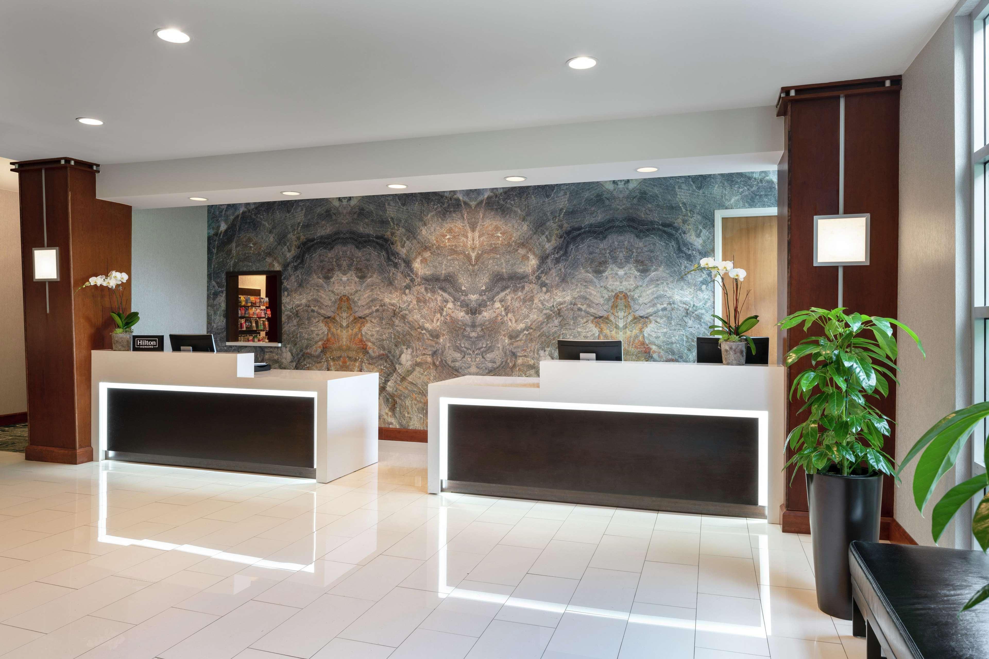 Doubletree By Hilton San Francisco Airport North Bayfront Hotel Brisbane Bagian luar foto