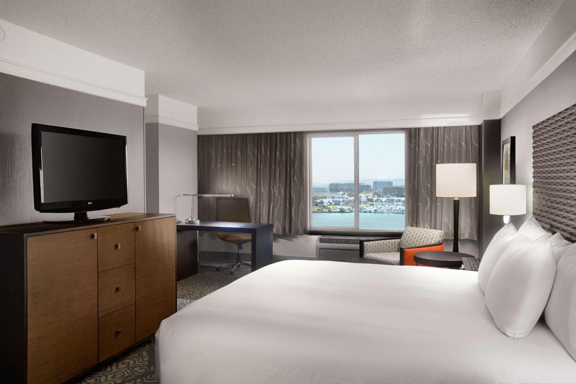 Doubletree By Hilton San Francisco Airport North Bayfront Hotel Brisbane Bagian luar foto